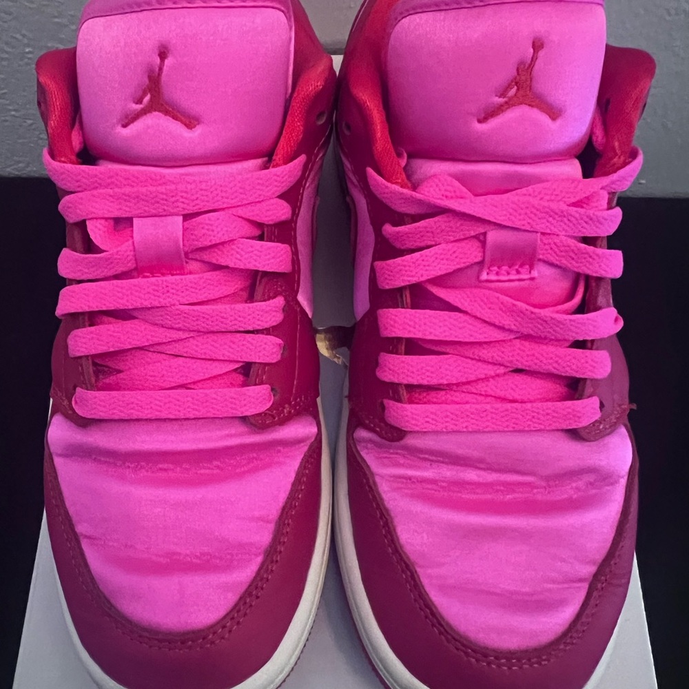 Nike Women’s Air Jordan 1 Low SE-Pink and Red. - Picture 2 of 6